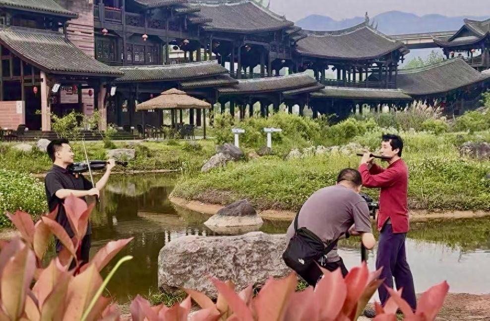 播放量超2000万！重庆黔江“音乐+生态”短视频火出圈，千年古镇“奏”出新流量！