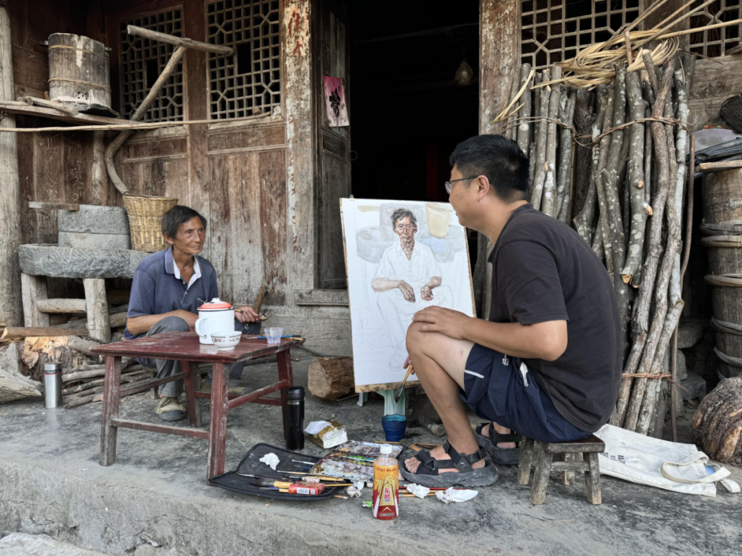 重庆酉阳：离任之际，“画像书记”送出了一份特殊的“告别礼”
