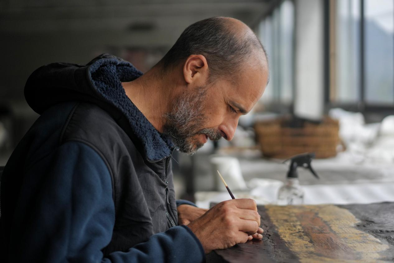 A French Lacquer Artist Chases a 